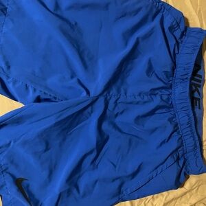 Nike shorts men’s small